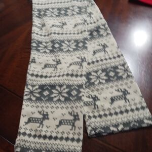 A'Reve Black and Cream Leg Warmers